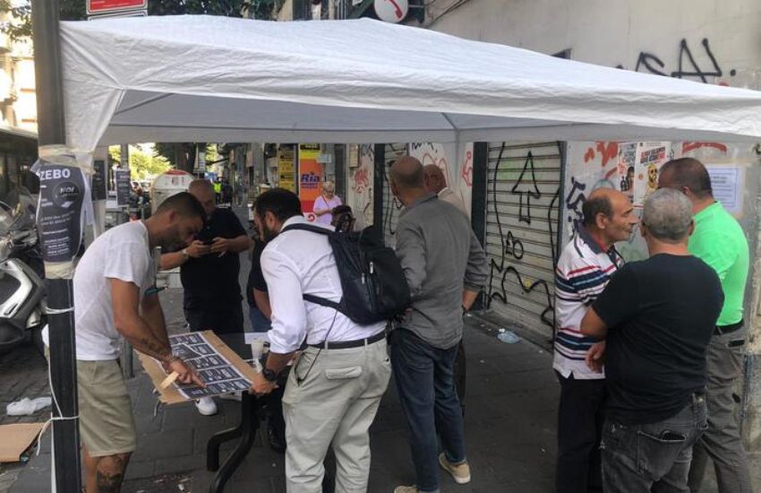 Napoli: coordinatore di “noi moderati” raccoglie firme per la sicurezza e gli rubano lo scooter