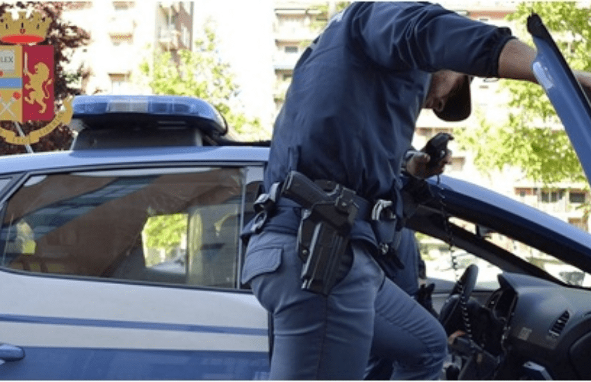 Roma, col coltello sotto casa della ex: “Ti sgozzo”