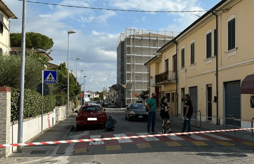 Pontedera: accoltella alla gola l’ex compagna fra i passanti