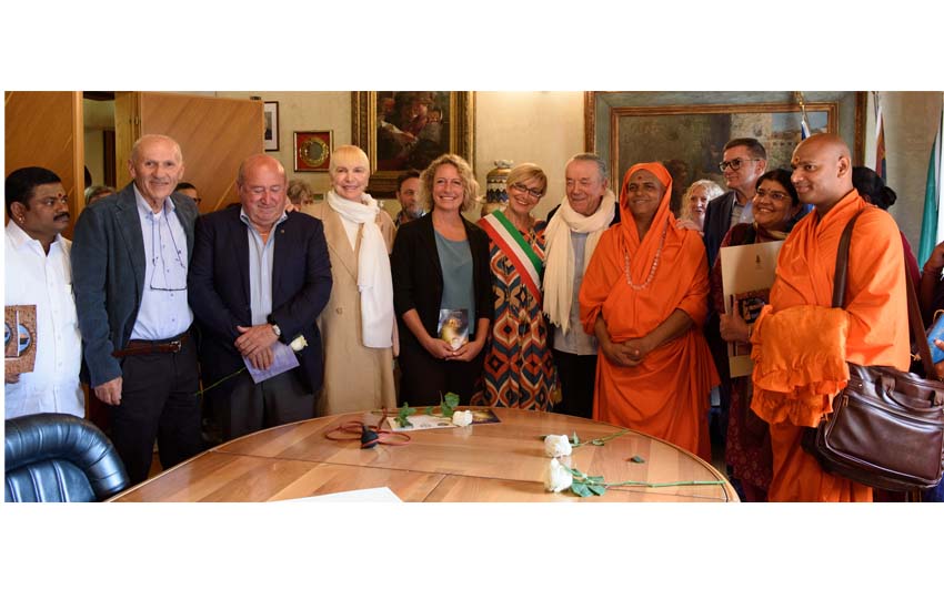 Noale. All’insegna della Pace l’incontro di Sri Jayendra Swamiji e Mario Attombri con l’amministrazione comunale