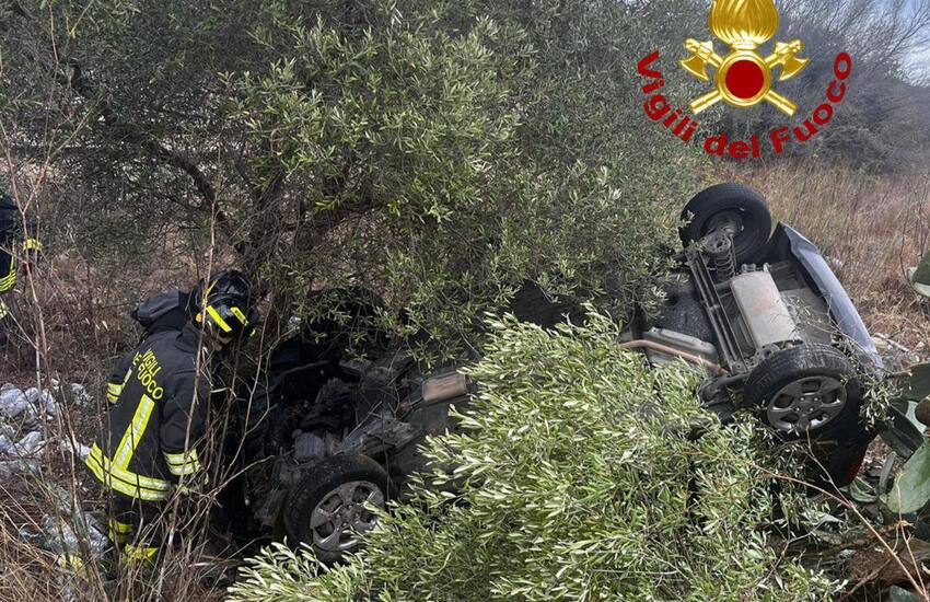Scontro tra due auto nel Salento. Tre feriti, in ospedale anche un bimbo
