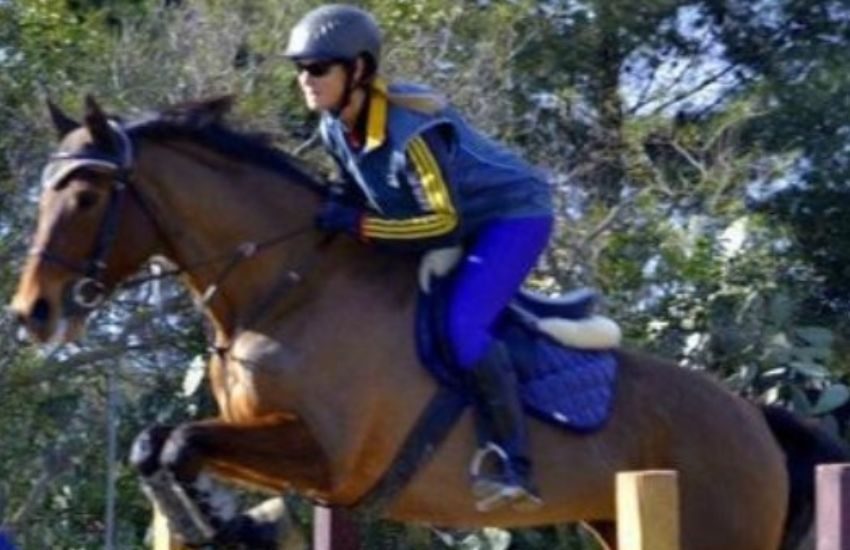 Margherita Mayer cade da cavallo: la tragedia sotto gli occhi del marito