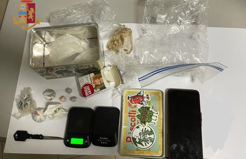 Allarme droga in città, arrestato 15enne per spaccio