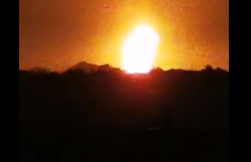 Un’enorme palla di fuoco squarcia il cielo in Inghilterra. Terrorizzati i residenti: “É spaventoso, cos’è?” [VIDEO]