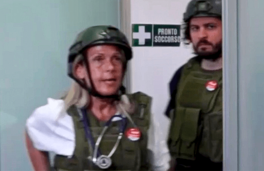Napoli, medici con elmetto e giubbotto antiproiettile: il video choc