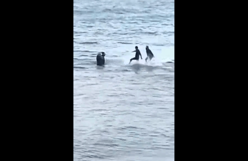 Napoli, si getta nell’acqua gelida del mare per sfuggire ai carabinieri (VIDEO)