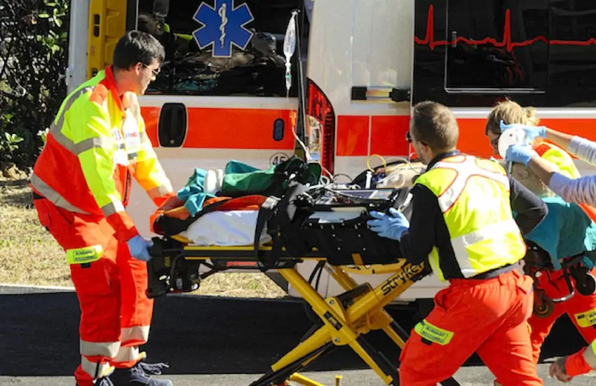 Ancora una tragedia della strada nel Lazio: pedone travolto ed ucciso da un’auto. Il drammatico incidente lungo la SR 155 a Genazzano