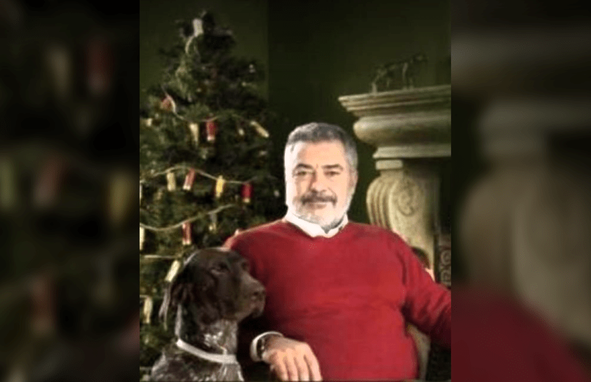 Proiettili e bossoli al posto delle palle: il “Buon Natale” dell’eurodeputato di Fratelli d’Italia