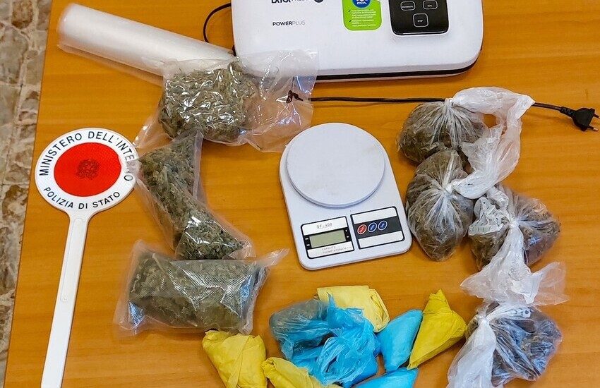 Acireale, il cane antidroga Maui trova mezzo chilo di marijuana: 50enne nei guai