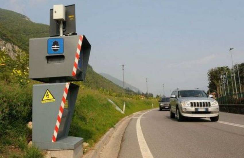 Autovelox e multe: la sentenza della Cassazione cambia le regole