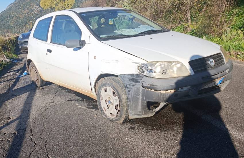 Perde il controllo dell’auto e finisce fuori strada: ferito un 60enne pontino