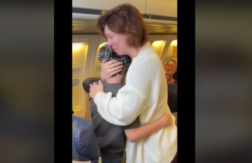 Bambino scopre di essere guarito dal cancro al cervello in aereo: la sua reazione commuove il web [VIDEO]