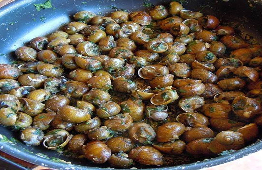 Cucina di Sardegna: “Lumachine -monzette- alla semola”, ricetta di Itala Testa