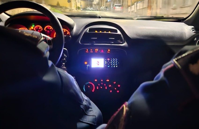 Catania, per sfuggire al controllo scappa con l’auto e impatta altri veicoli, denunciato