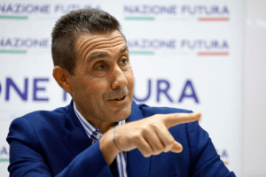 Vannacci tende la mano a Meloni e accoglie Alemanno: nuovi equilibri nel centrodestra