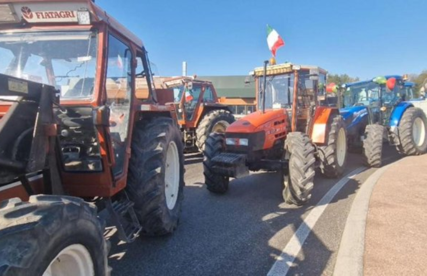 Agricoltori, un’altra settimana di proteste: trattori verso Roma