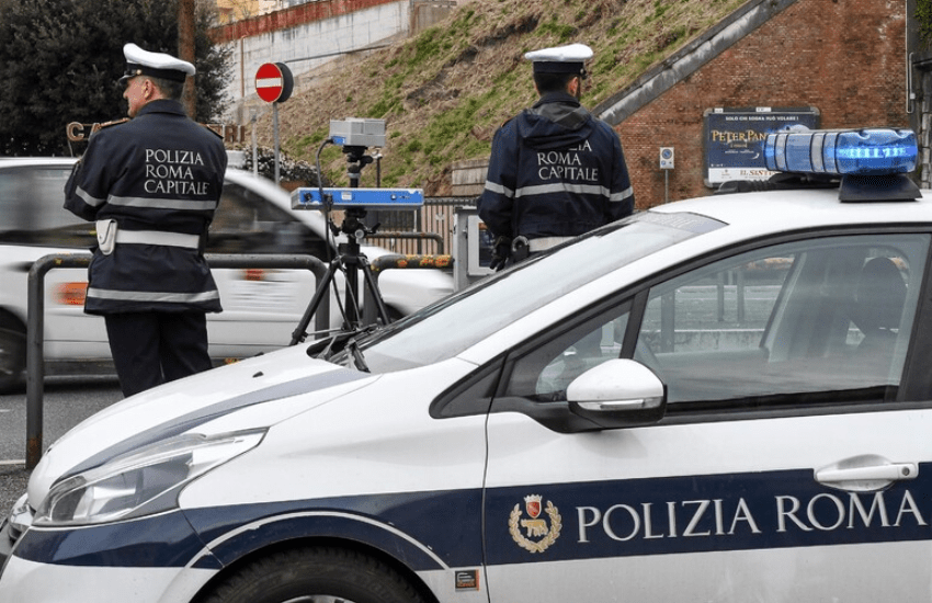 Roma: nonno e nipotino travolti da un’auto