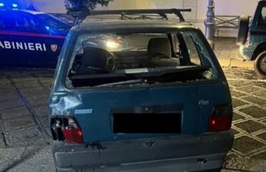 Pedara, tentano “spaccata” a centro scommesse: i Carabinieri sventano il furto