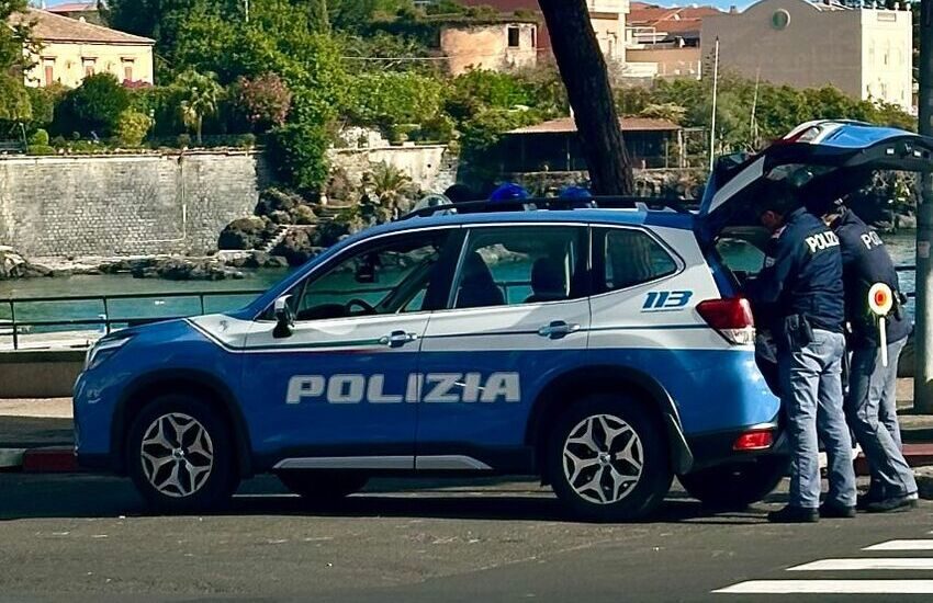 Catania, lotta in tutta la città contro i parcheggiatori abusivi: raffica di sanzioni