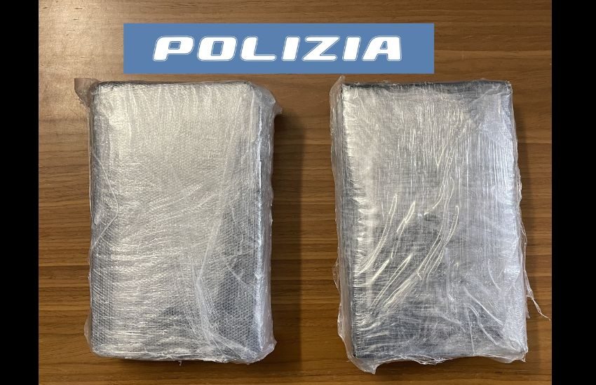 Catania, arrestati due giovani in possesso di 2 kg di cocaina