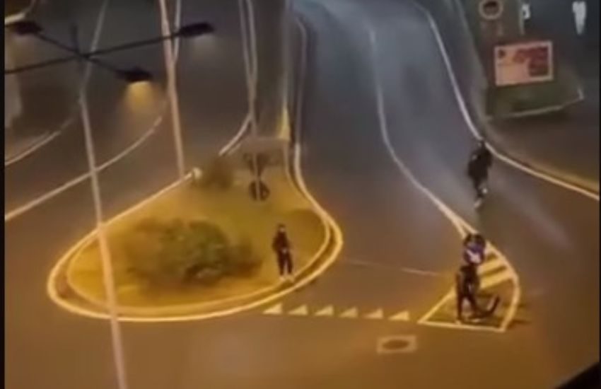 Follia nel torinese: tendono un nastro in strada fuori al sottopasso, sfiorato l’incidente [VIDEO]