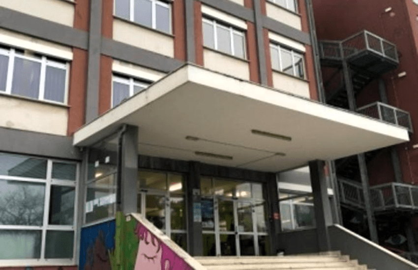 Ancona: 14enne precipita dal terzo piano della scuola