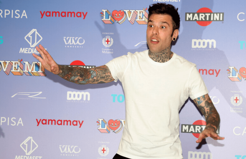 Fedez scoppia in lacrime durante l’intervista a “Belve”: tutto sulla crisi con la Ferragni, i tradimenti e il volto oscurato dei figli