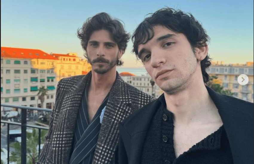 Chi è il cantante dei Santi Francesi: nome, età, quanto guadagna, fidanzata e dove vive