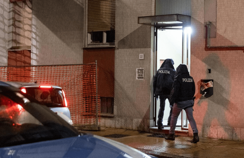 Vercelli, ucciso con dieci coltellate: fermata la compagna