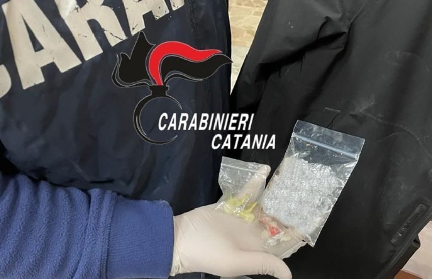 Catania, arrestato dai Carabinieri un pusher di metanfetamine