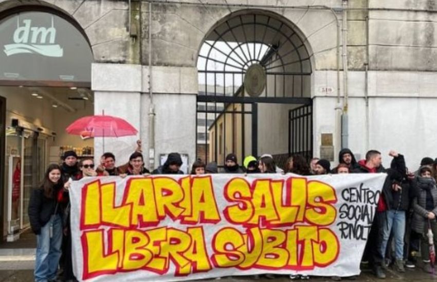 Attivisti invadono e occupano il consolato ungherese di Venezia: “Ilaria Salis libera subito!”