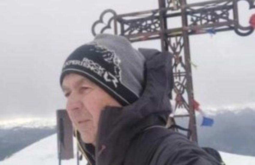 Scatta l’ultimo selfie prima del tragico incidente: escursionista cade giù nella valle