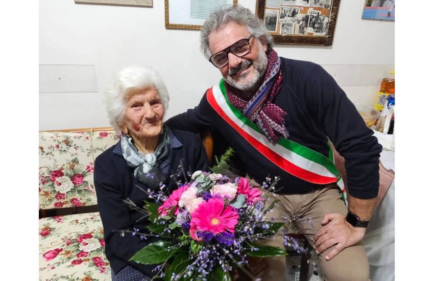 Festa grande a Terracina per i 100 anni di nonna Salutina