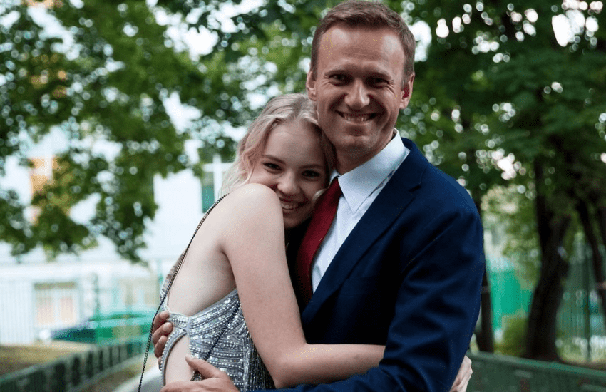 Navalny, lo struggente ricordo della figlia e della moglie: “Al mio eroe. A mio padre” (VIDEO)