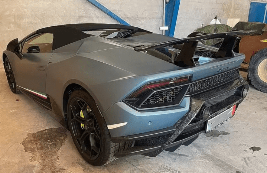Compra una Lamborghini da mezzo milione e torna a casa ai 230km/h: arrestato e auto sequestrata