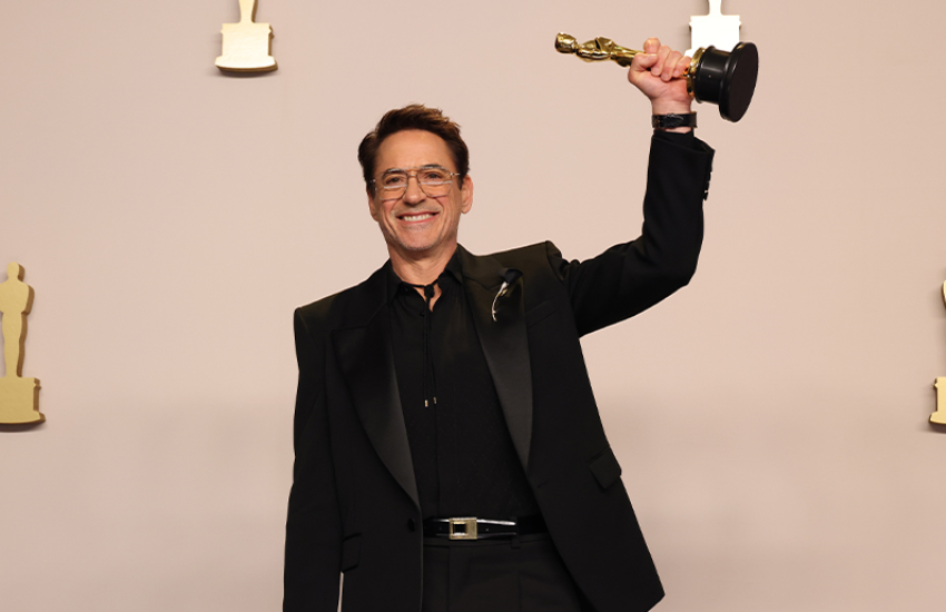 Robert Downey Jr, l’Oscar che commuove: “Ringrazio la mia infanzia disastrosa” (VIDEO)