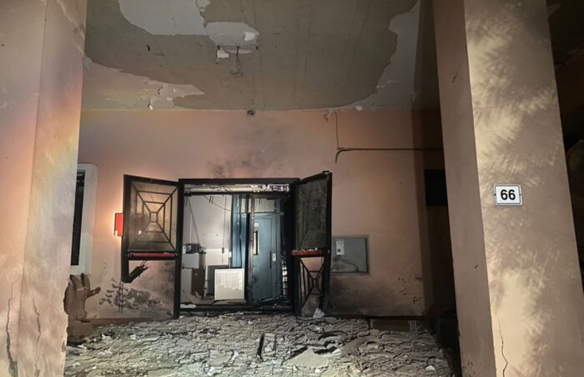 Ottana: bomba distrugge la facciata del municipio e alcuni uffici