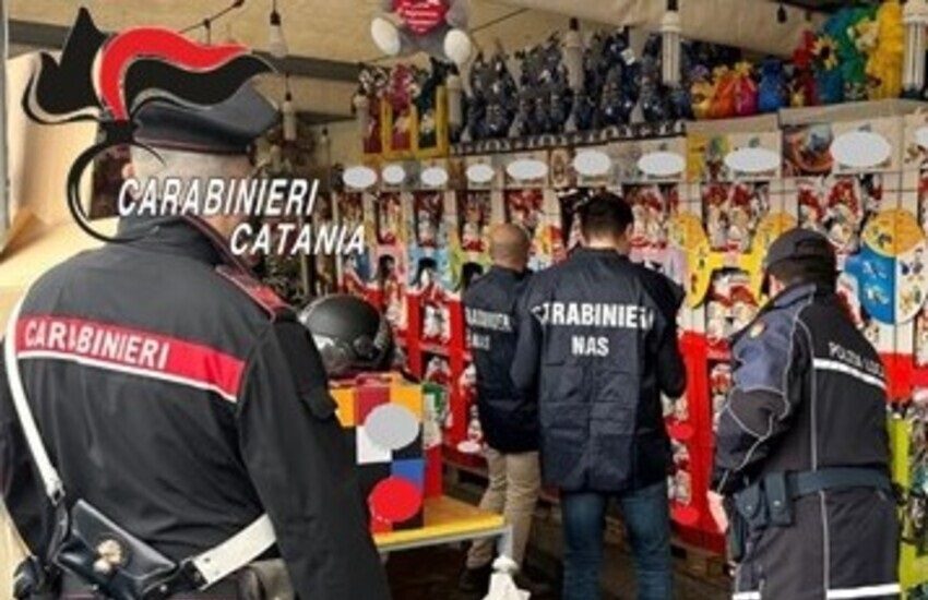Catania, sanzioni per 3 commercianti abusivi: sequestrate 85 uova di Pasqua