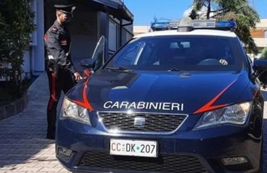 Palermo, armi e soldi falsi stampati in casa, arrestato