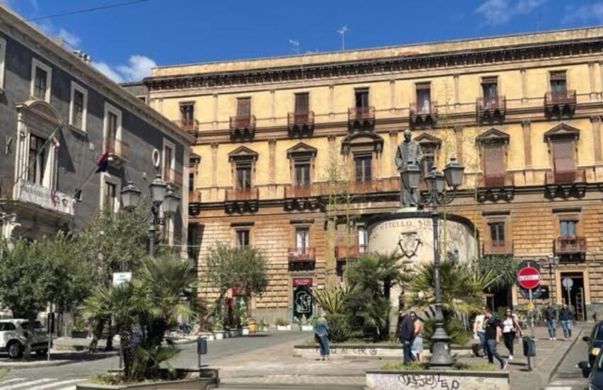 Catania, mobilità sostenibile: Piazza San Francesco diventa area pedonale