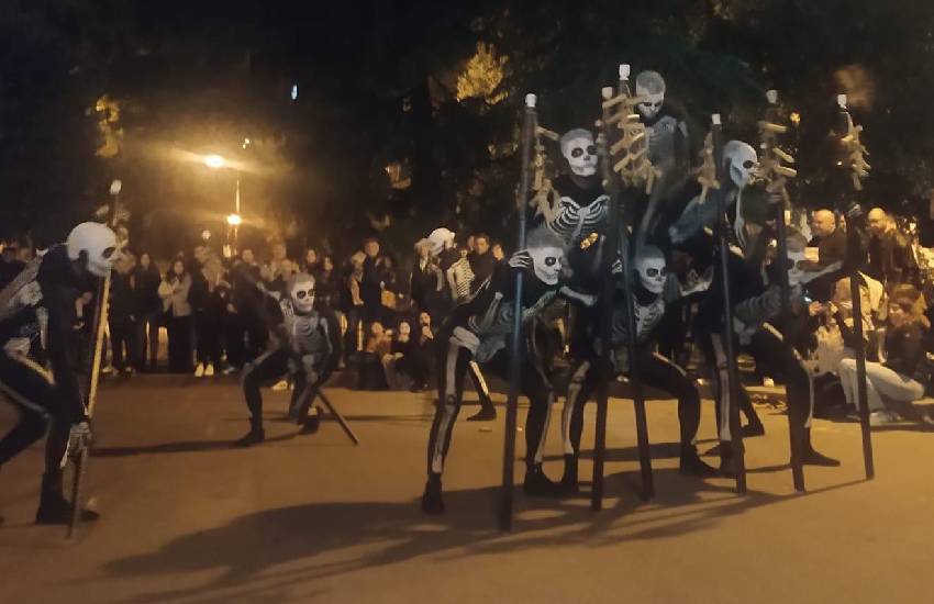 FOTO – Una folla attenta e partecipe ha assistito alla Sacra Rappresentazione della Passione di Cristo per le vie di Sezze