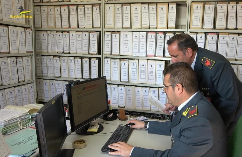 Vittoria, sequestrati oltre 800mila euro a noti imprenditori nel settore agricolo e della ristorazione