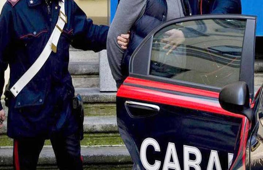 Catania, 62enne arrestato per minacce all’ex moglie