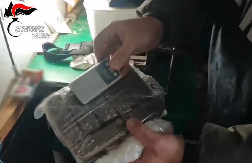 Villaggio S. Agata, scovato un deposito di droga con circa 1 kg di stupefacente, arrestato pregiudicato