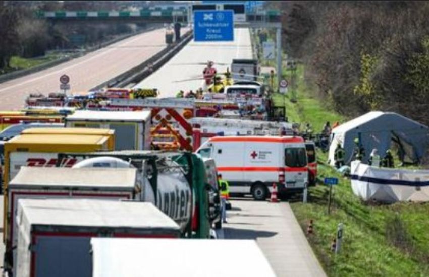 Tragedia in Germania, pullman Flixbus si ribalta: ci sono morti e feriti