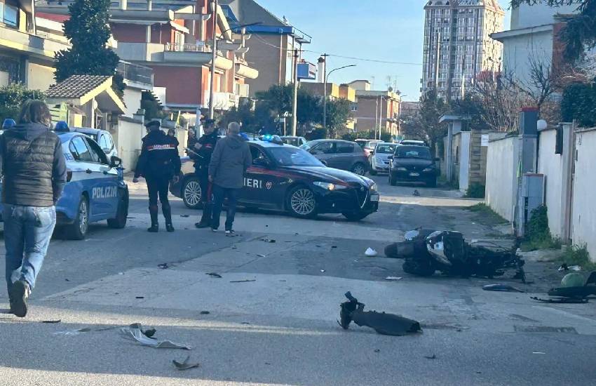 Muore inseguito dalla polizia su uno scooter rubato; indagato il poliziotto che lo inseguiva