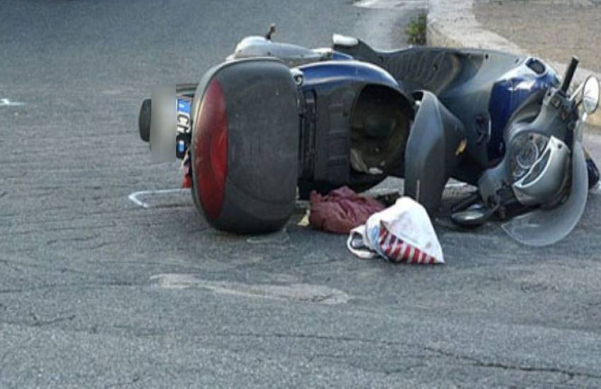 Terribile scontro tra scooter e furgone: 60enne pontino in ospedale in codice rosso