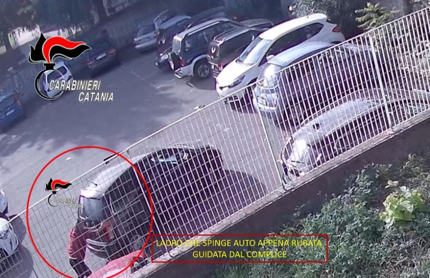 Catania, ripresi dalle telecamere mentre rubano un’auto, arrestati in due-VIDEO