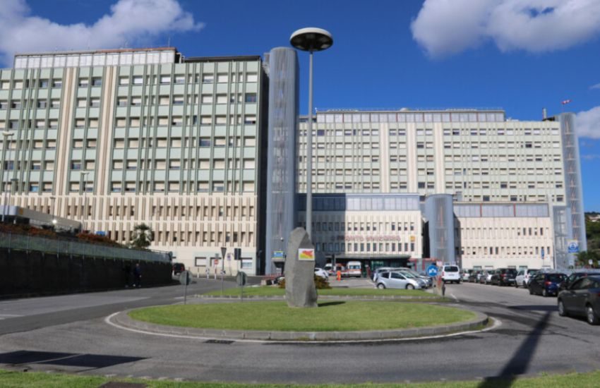 Gela, 14enne si spara colpo alla testa, è grave. Indaga polizia