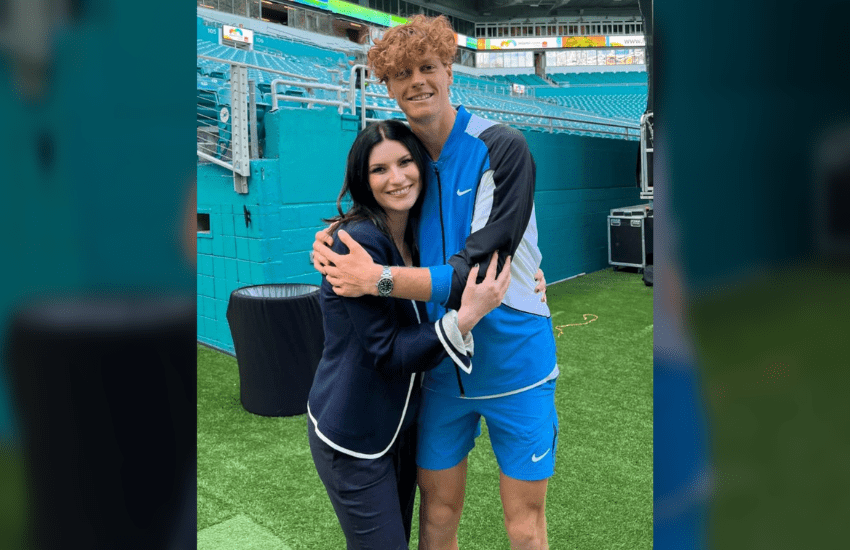 Laura Pausini abbraccia Jannik Sinner a Miami: “Bellissimo starti accanto in un giorno così importante” (VIDEO)